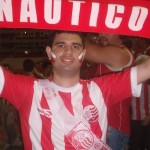 Com o cachecol do Náutico no jogo entre Náutico 2-1 Barueri na Série B 2011 na Arquibancada Central onde fica o Movimento Popular Alvirrubro